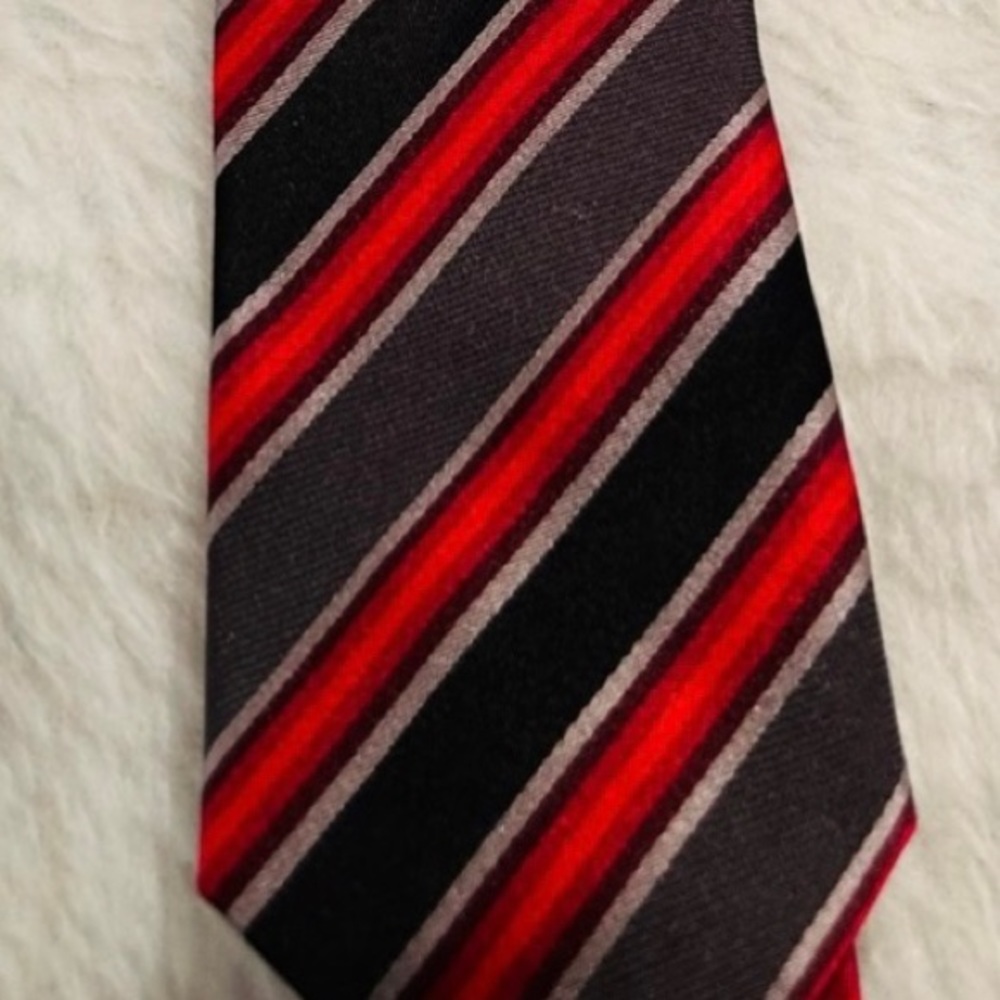 NWT Reaction Kenneth Cole Neck Tie Red And Black